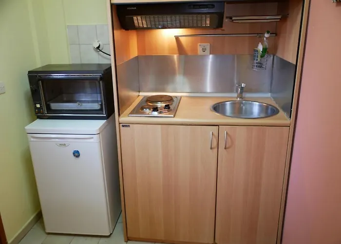 Marios アパートホテル